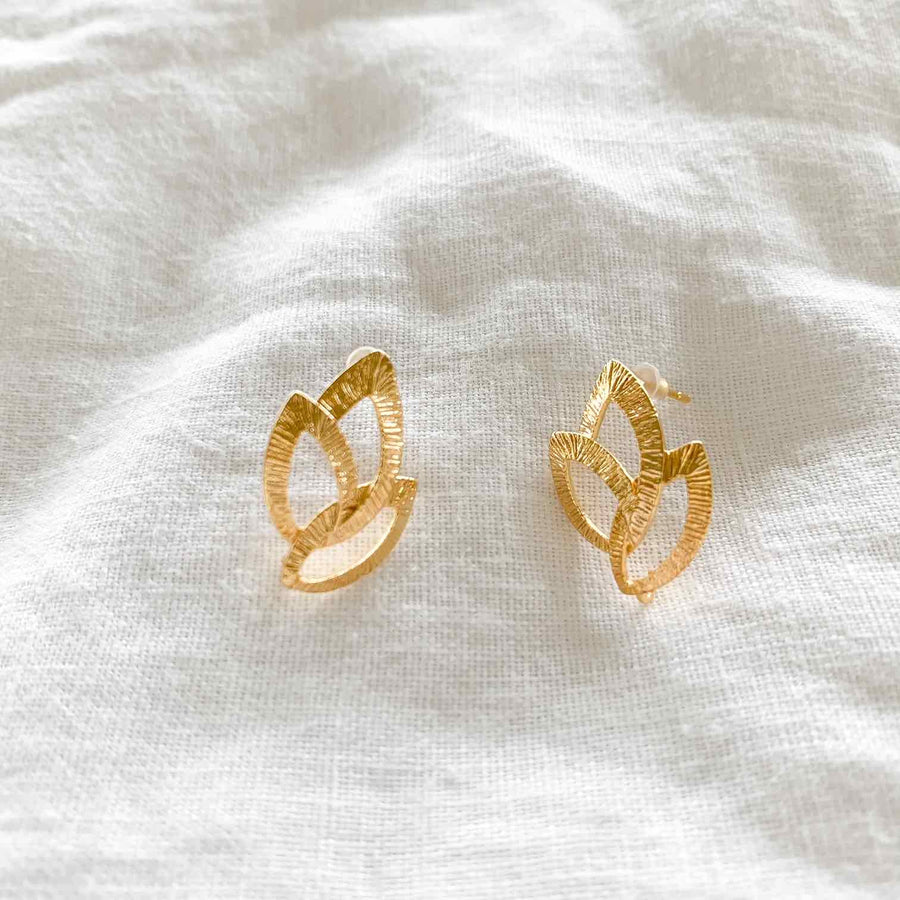 Aros tres hojas oro