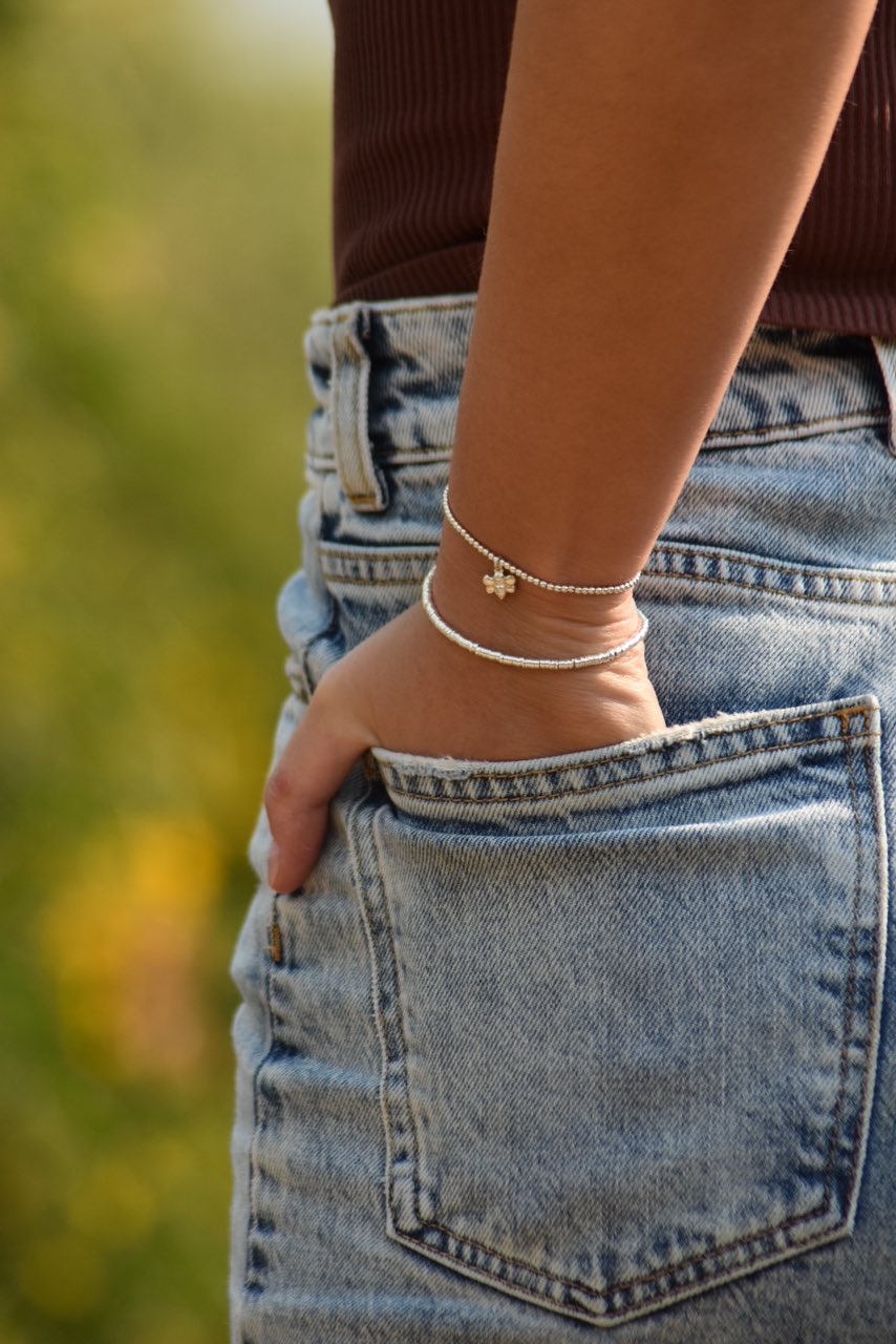 Pulsera mostacilla argolla plata