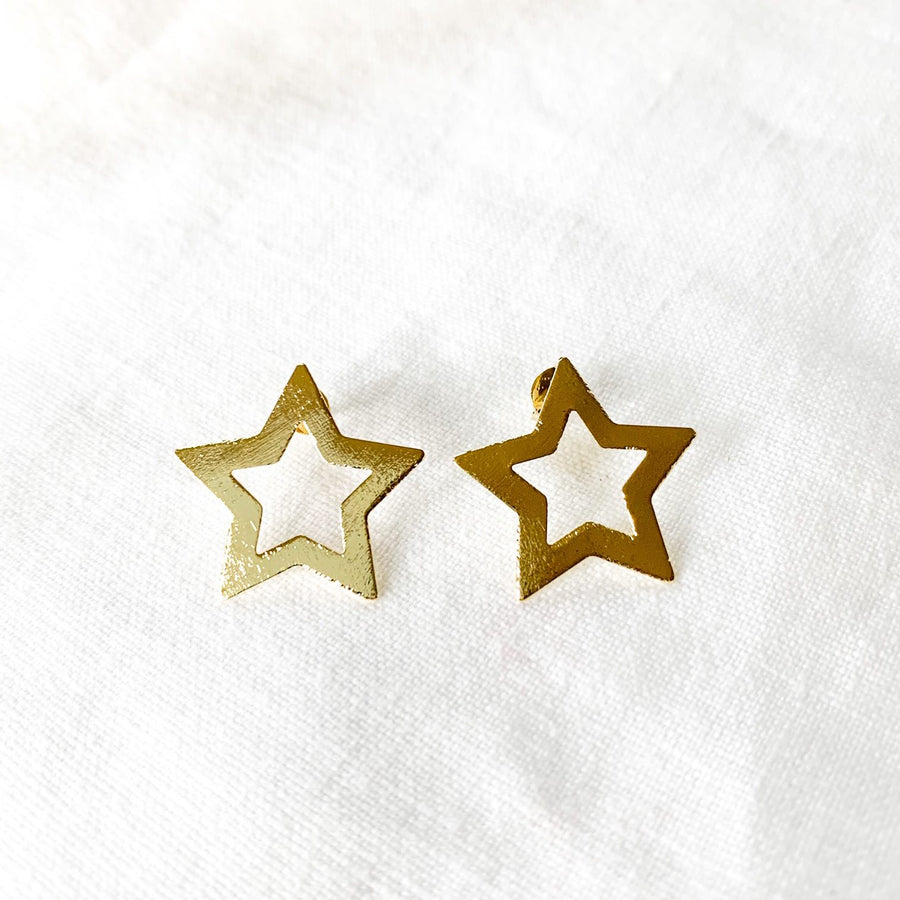 Aros estrella hueca oro